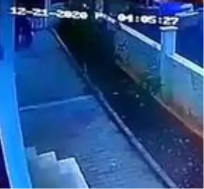 Son dakika haberi | Elektrikli bisiklet hırsızı kamerada: 'Şarjı da azdı' Son dakika haberi | Elektrikli bisiklet hırsızı kamerada: 'Şarjı da azdı'