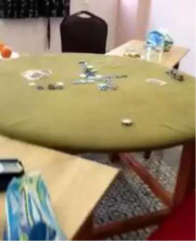 İş yerinde kumar oynayan 10 kişi yakalandı İş yerinde kumar oynayan 10 kişi yakalandı