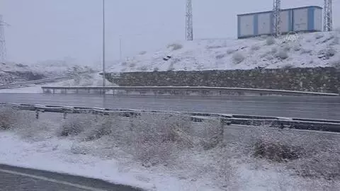 Van, Bitlis ve Muş'ta kar etkili oldu Van, Bitlis ve Muş'ta kar etkili oldu