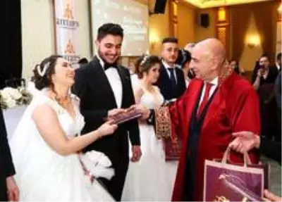 Keçiören Belediyesi'nden 4 bin 908 çiftle 'evet' rekoru Keçiören Belediyesi'nden 4 bin 908 çiftle 'evet' rekoru