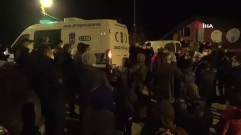 Korona virüse yenik düşen uzman doktor gözyaşlarıyla uğurlandı Korona virüse yenik düşen uzman doktor gözyaşlarıyla uğurlandı