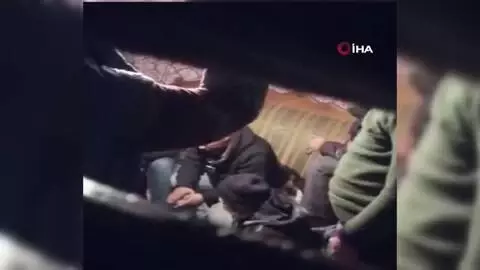 Kumarcılar çadırları ve boş binaları mesken tutuyor Kumarcılar çadırları ve boş binaları mesken tutuyor
