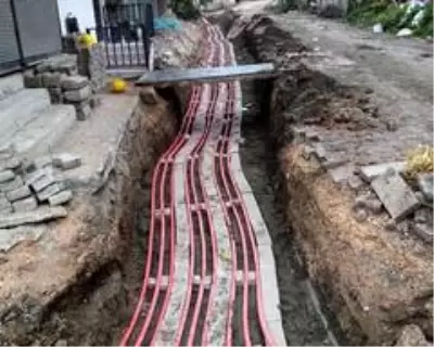 Kumru'da elektrik hatları yer altına alınıyor Kumru'da elektrik hatları yer altına alınıyor