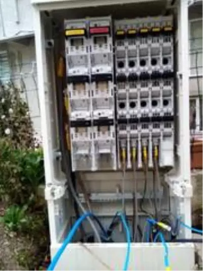 Kumru'da elektrik hatları yer altına alınıyor Kumru'da elektrik hatları yer altına alınıyor