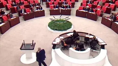 Son dakika haber: Libya'ya asker gönderilmesinin 18 ay daha uzatılmasına ilişkin tezkere - Ahmet Kamil Erozan Son dakika haber: Libya'ya asker gönderilmesinin 18 ay daha uzatılmasına ilişkin tezkere - Ahmet Kamil Erozan