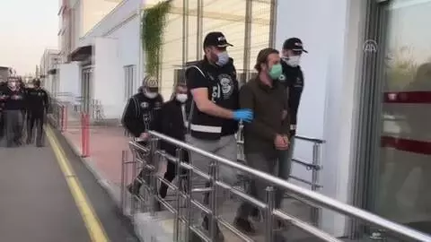 Rüşvet operasyonunda gözaltına alınan 17 şüpheli adliyeye sevk edildi Rüşvet operasyonunda gözaltına alınan 17 şüpheli adliyeye sevk edildi