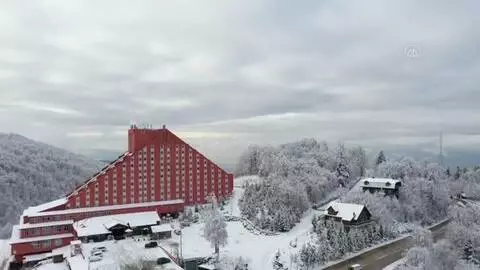 Sakarya, Bolu ve Kocaeli'de yüksek kesimler beyaza büründü Sakarya, Bolu ve Kocaeli'de yüksek kesimler beyaza büründü
