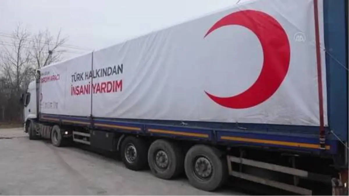 SARAYBOSNA - Türk Kızılay'ın Bosna Hersek'e gönderdiği yardım tırları Saraybosna'ya ulaştı