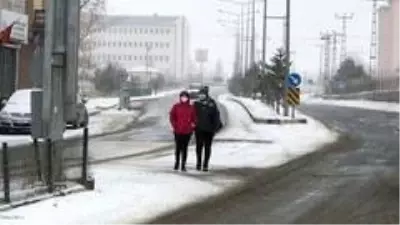 - Sarıkamış'ta kar yağışı, her yer beyaza büründü - Sarıkamış'ta kar yağışı, her yer beyaza büründü