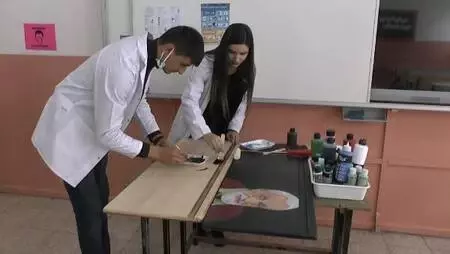 Sıralara çizilen resimlerle öğrencilerin yeteneklerini ortaya çıkaracaklar Sıralara çizilen resimlerle öğrencilerin yeteneklerini ortaya çıkaracaklar