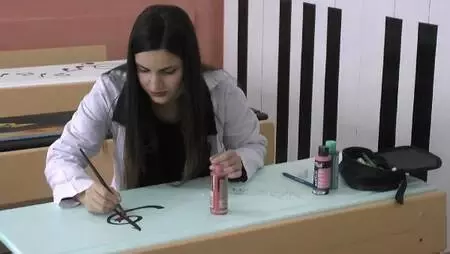 Sıralara çizilen resimlerle öğrencilerin yeteneklerini ortaya çıkaracaklar Sıralara çizilen resimlerle öğrencilerin yeteneklerini ortaya çıkaracaklar
