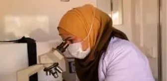 Suriye'de 4 bin çocuğa mont ve çizme dağıtıldı