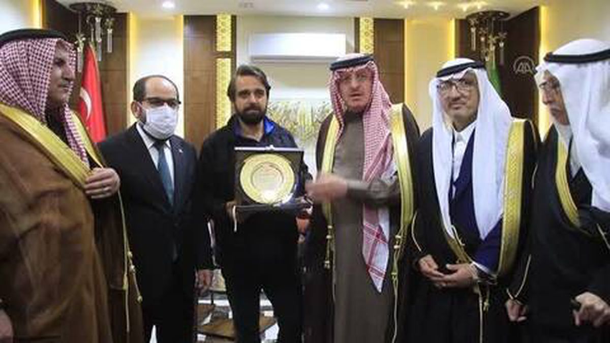 Suriye Geçici Hükümeti'nden AA muhabirlerine plaket