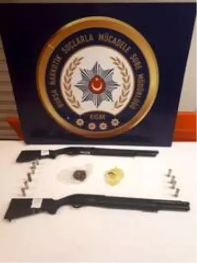 Vites kutusuna saklanan uyuşturucuları narkotik köpeği Galya böyle buldu Vites kutusuna saklanan uyuşturucuları narkotik köpeği Galya böyle buldu