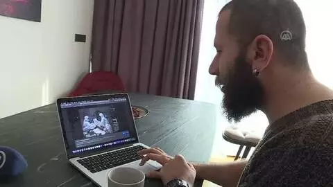 Son dakika haberi! Yönetmen Hasan Söylemez, AA'nın 'Yılın Fotoğrafları' oylamasına katıldı Son dakika haberi! Yönetmen Hasan Söylemez, AA'nın 'Yılın Fotoğrafları' oylamasına katıldı