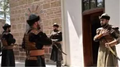 - Alp kıyafetleri artık Osmanlı'nın ilk başkenti Söğüt'te dikilecek - Alp kıyafetleri artık Osmanlı'nın ilk başkenti Söğüt'te dikilecek