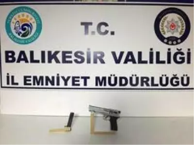 Son dakika haberleri: Balıkesir'de 15 aranan şahıs yakalandı Son dakika haberleri: Balıkesir'de 15 aranan şahıs yakalandı
