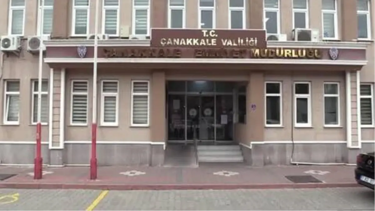 ÇANAKKALE - Çöp konteynerine bebeğine atan anne ile erkek arkadaşı yakalandı