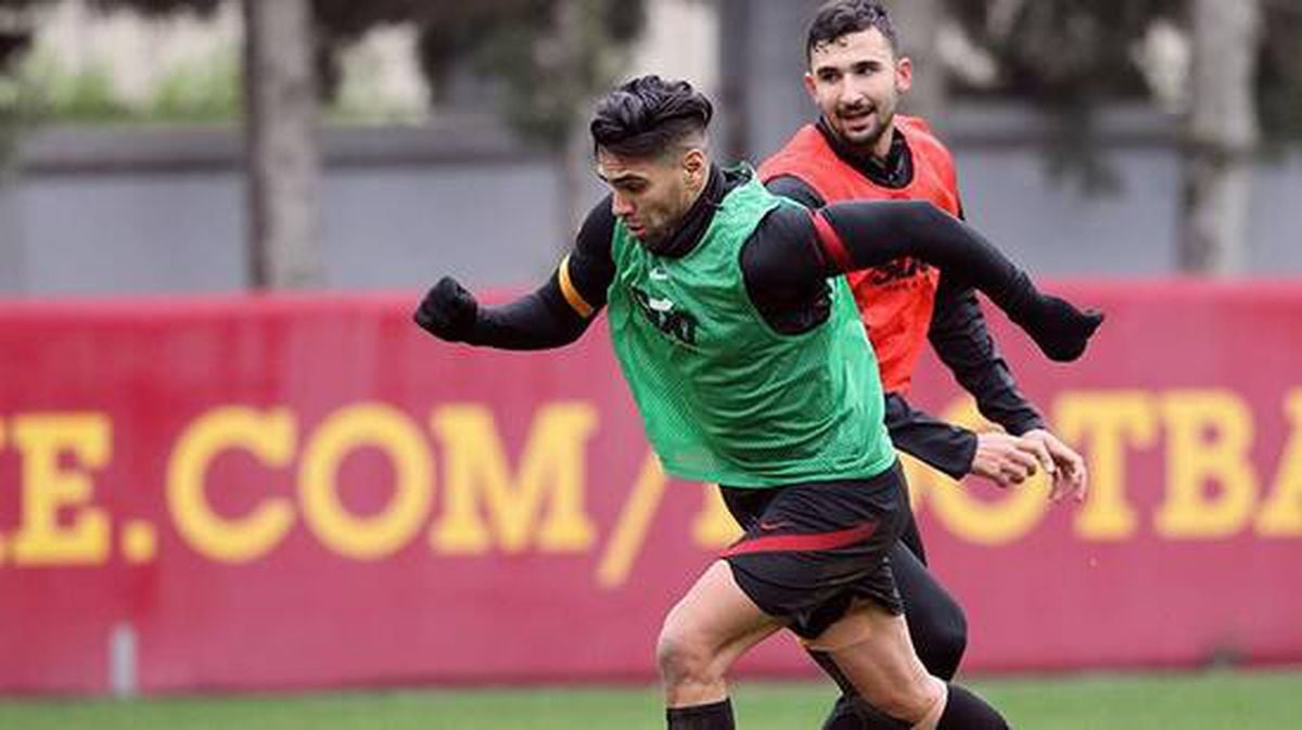 Galatasaray'da sakatlığını atlatan Falcao takımla birlikte çalıştı