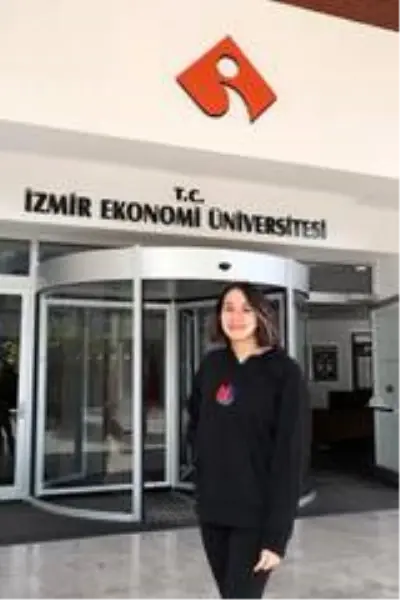 Havuzdan 100 madalya çıkardı Havuzdan 100 madalya çıkardı