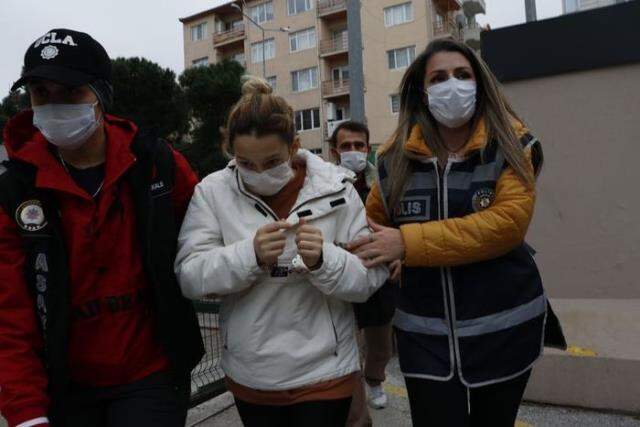 İnsanlıktan utandıran anlar! Yeni doğmuş bebeğini böyle çöpe atmış