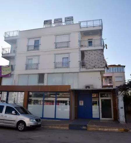 Son dakika haberleri: Kadınların apartman bodrumundaki kına gecesine polis baskını Son dakika haberleri: Kadınların apartman bodrumundaki kına gecesine polis baskını