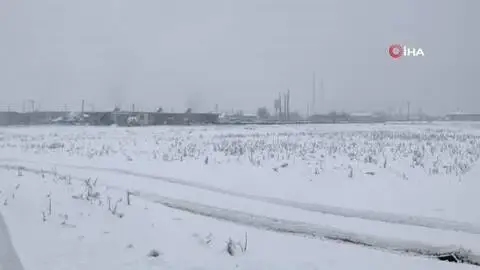 Kar uyarısı yapılan Iğdır, beyaz gelinliğini giydi Kar uyarısı yapılan Iğdır, beyaz gelinliğini giydi