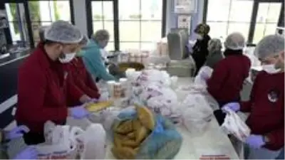 Kemalpaşa'da Covid-19 hastalarına sıcak yemek