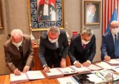 - Kütahya Belediyesi'nde en düşük işçi maaşı 3 bin 200 TL - Kütahya Belediyesi'nde en düşük işçi maaşı 3 bin 200 TL