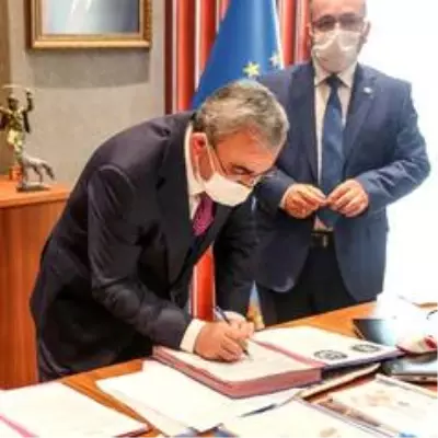 - Kütahya Belediyesi'nde en düşük işçi maaşı 3 bin 200 TL - Kütahya Belediyesi'nde en düşük işçi maaşı 3 bin 200 TL