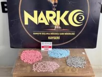 Müzik kutusu içinde uyuşturucu sevkiyatını polis engelli Müzik kutusu içinde uyuşturucu sevkiyatını polis engelli