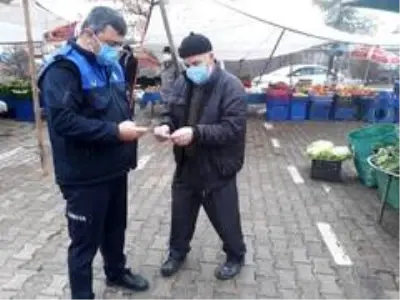 Safranbolu'da zabıta pazarlarda denetimleri artırdı Safranbolu'da zabıta pazarlarda denetimleri artırdı