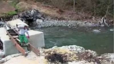 Son dakika haberleri! Selde köprüleri yıkılınca evlerini terk etme zorunda kaldılar