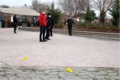 Tanımadığı kişi tarafından bıçaklanan genç kız dehşeti yaşadı Tanımadığı kişi tarafından bıçaklanan genç kız dehşeti yaşadı