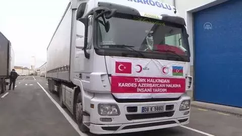 Türk Kızılay ve Azerbaycan Türkiye İşadamları Birliğinden Azerbaycan'a 7 tır insani yardım Türk Kızılay ve Azerbaycan Türkiye İşadamları Birliğinden Azerbaycan'a 7 tır insani yardım