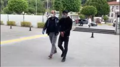 Tutuklanan motosiklet hırsızına kısıtlamayı ihlal ve maske takmadığı için 4 bin 50 TL para cezası Tutuklanan motosiklet hırsızına kısıtlamayı ihlal ve maske takmadığı için 4 bin 50 TL para cezası