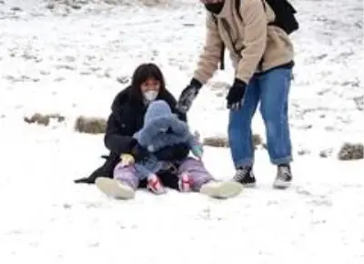 Uludağ'a gelen turistler hayran kaldı Uludağ'a gelen turistler hayran kaldı
