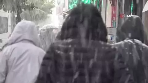 - Van'da yoğun kar yağışı- Bahçesaray yolu ile 372 yerleşim yeri yolu ulaşıma kapandı - Van'da yoğun kar yağışı- Bahçesaray yolu ile 372 yerleşim yeri yolu ulaşıma kapandı