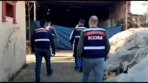 11 bin 200 litre sahte içki yakalandı 11 bin 200 litre sahte içki yakalandı