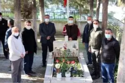 24 yıldır şehit olan silah arkadaşlarını anmak için geliyorlar 24 yıldır şehit olan silah arkadaşlarını anmak için geliyorlar