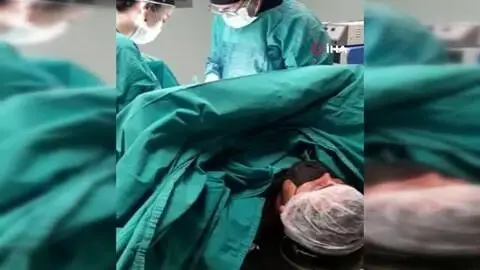 Ameliyat sırasında 'Gesi Bağları' türküsünü söyledi Ameliyat sırasında 'Gesi Bağları' türküsünü söyledi