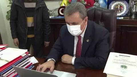 BBP Genel Başkanı Destici, AA'nın 'Yılın Fotoğrafları' oylamasına katıldı BBP Genel Başkanı Destici, AA'nın 'Yılın Fotoğrafları' oylamasına katıldı