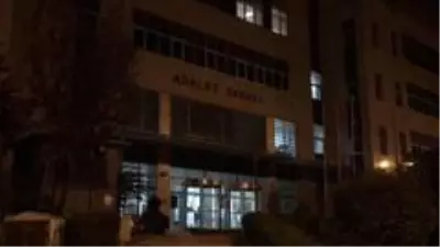 Ceyhan'daki rüşvet operasyonunda 5 kişi tutuklandı Ceyhan'daki rüşvet operasyonunda 5 kişi tutuklandı