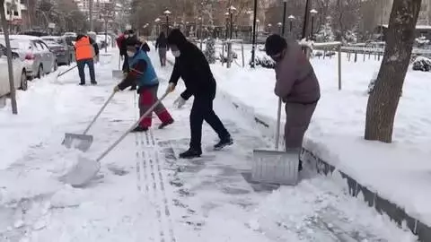 Doğu Karadeniz'de kar yağışı etkili oluyor Doğu Karadeniz'de kar yağışı etkili oluyor
