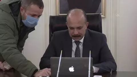 Son dakika haber! İstanbul Emniyet Müdürü Aktaş, AA'nın 'Yılın Fotoğrafları' oylamasına katıldı