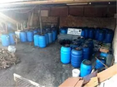 11 bin 200 litre sahte içki yakalandı 11 bin 200 litre sahte içki yakalandı