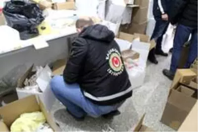 3 bin 560 litre etil alkol ele geçirildi 3 bin 560 litre etil alkol ele geçirildi