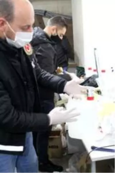 3 bin 560 litre etil alkol ele geçirildi 3 bin 560 litre etil alkol ele geçirildi