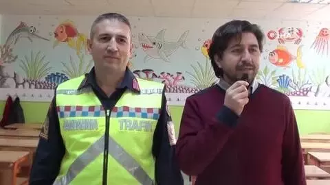 Jandarmadan çocuklara EBA üzerinden trafik eğitimi Jandarmadan çocuklara EBA üzerinden trafik eğitimi