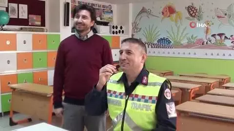 Jandarmadan çocuklara EBA üzerinden trafik eğitimi Jandarmadan çocuklara EBA üzerinden trafik eğitimi